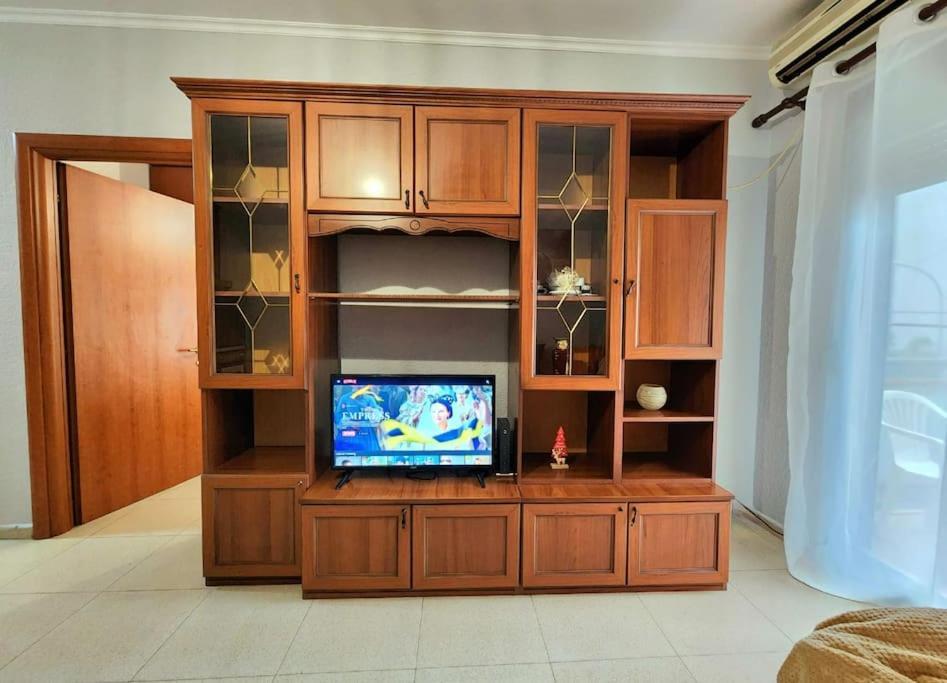 One Bd Flat Near Center With 24H Self Check In Lägenhet Tirana Exteriör bild